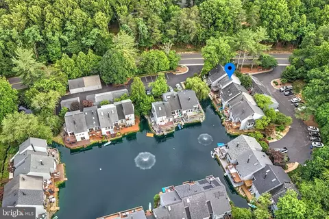 View/Area - 11172 Glade Dr, Reston, VA 20191 photo 6 of 8