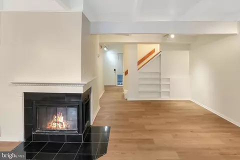 Living - 11172 Glade Dr, Reston, VA 20191 photo 6 of 6