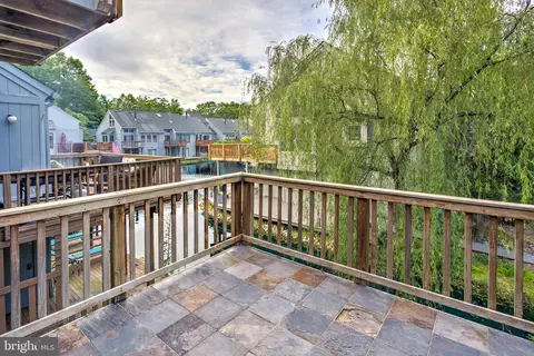 Exterior - 11172 Glade Dr, Reston, VA 20191 photo 5 of 12