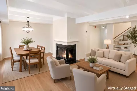 Living - 11172 Glade Dr, Reston, VA 20191 photo 4 of 6