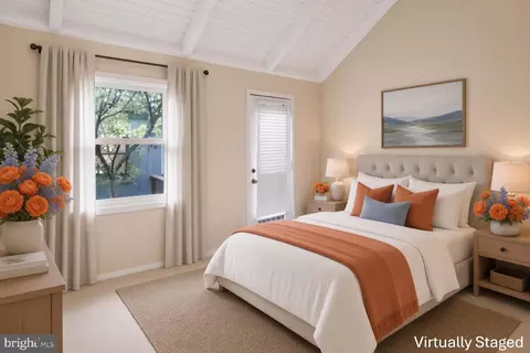 Bedroom - 11172 Glade Dr, Reston, VA 20191 photo 5 of 7