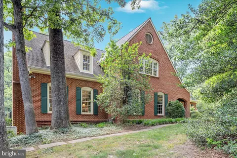 Exterior - 7131 Woodland Dr, Springfield, VA 22151 photo 28 of 31