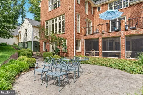 Exterior - 7131 Woodland Dr, Springfield, VA 22151 photo 18 of 31
