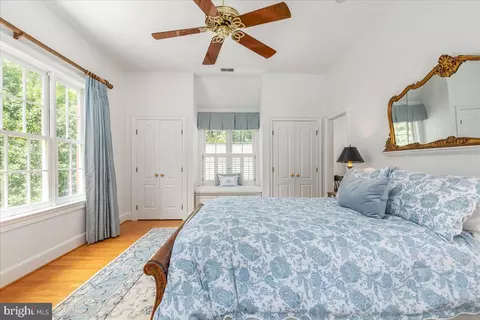 Bedroom - 7131 Woodland Dr, Springfield, VA 22151 photo 3 of 9