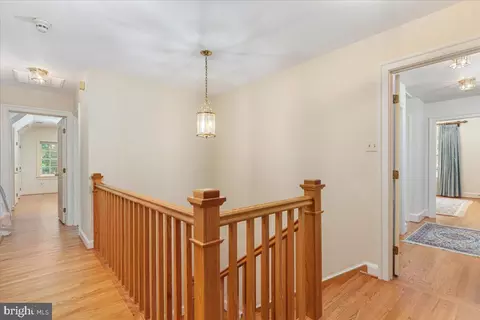 Entry Way - 7131 Woodland Dr, Springfield, VA 22151 photo 2 of 5