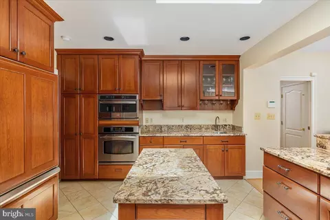 Kitchen - 7131 Woodland Dr, Springfield, VA 22151 photo 2 of 6