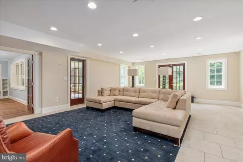 Living - 7131 Woodland Dr, Springfield, VA 22151 photo 9 of 10
