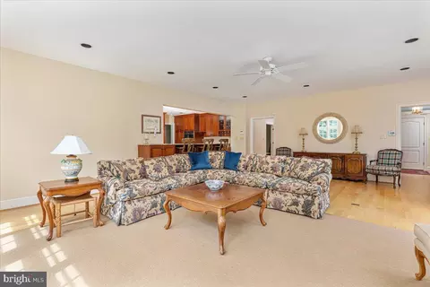 Living - 7131 Woodland Dr, Springfield, VA 22151 photo 1 of 10