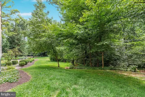 Exterior - 7131 Woodland Dr, Springfield, VA 22151 photo 13 of 31