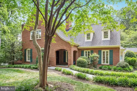 Exterior - 7131 Woodland Dr, Springfield, VA 22151 photo 24 of 31