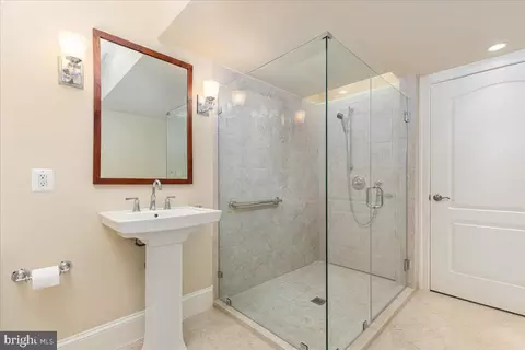 Bath - 7131 Woodland Dr, Springfield, VA 22151 photo 11 of 11