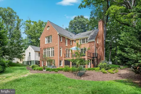 Exterior - 7131 Woodland Dr, Springfield, VA 22151 photo 4 of 31