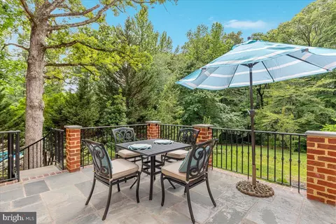 Exterior - 7131 Woodland Dr, Springfield, VA 22151 photo 5 of 31