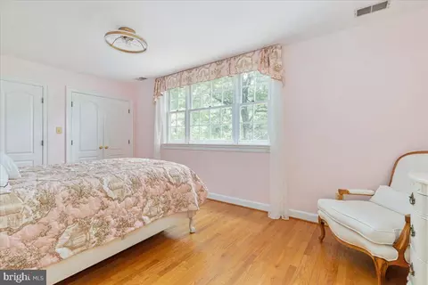Bedroom - 7131 Woodland Dr, Springfield, VA 22151 photo 7 of 9