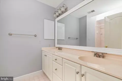 Bath - 7131 Woodland Dr, Springfield, VA 22151 photo 9 of 11