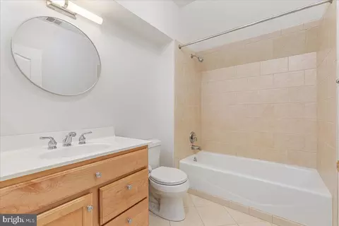 Bath - 7131 Woodland Dr, Springfield, VA 22151 photo 8 of 11
