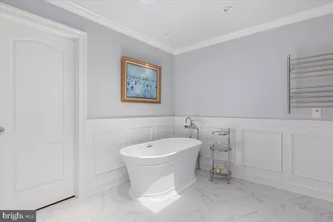 Bath - 7131 Woodland Dr, Springfield, VA 22151 photo 4 of 11
