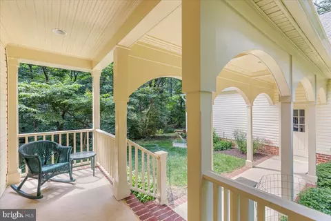 Exterior - 7131 Woodland Dr, Springfield, VA 22151 photo 11 of 31