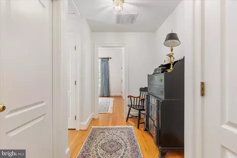 Entry Way - 7131 Woodland Dr, Springfield, VA 22151 photo 3 of 5