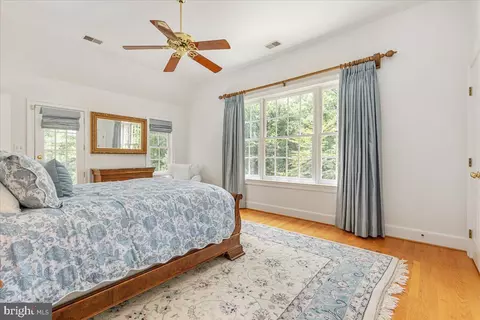 Bedroom - 7131 Woodland Dr, Springfield, VA 22151 photo 2 of 9