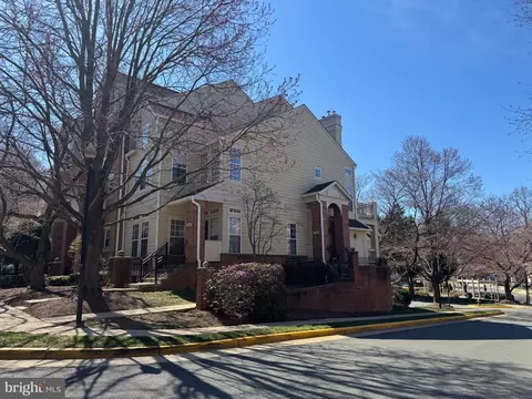 1348 Garden Wall Cir #513, Reston, VA 20194