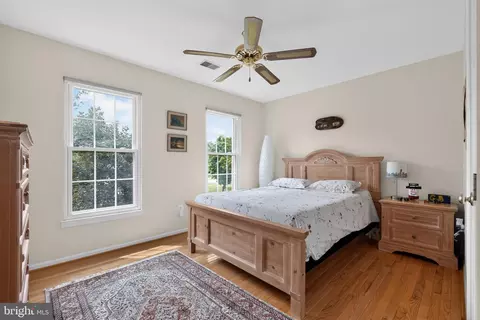 Bedroom - 2329 Colts Brook Dr, Reston, VA 20191 photo 3 of 4