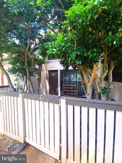 3805 El Camino Pl #25, Alexandria, VA 22309