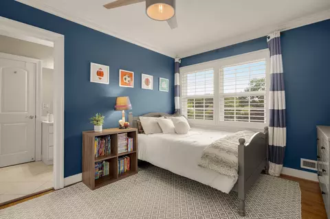 Bedroom - 1832 Briar Ridge Ct, Mclean, VA 22101 photo 5 of 7