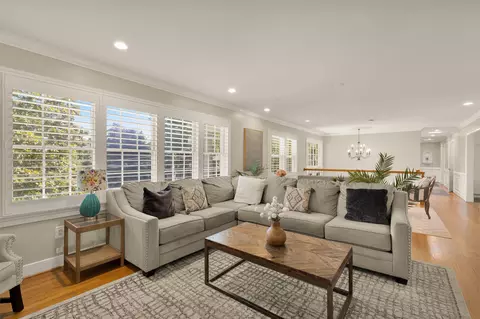 Living - 1832 Briar Ridge Ct, Mclean, VA 22101 photo 2 of 7
