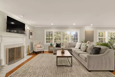 Living - 1832 Briar Ridge Ct, Mclean, VA 22101 photo 1 of 7