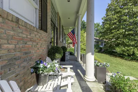 Exterior - 1832 Briar Ridge Ct, Mclean, VA 22101 photo 6 of 8
