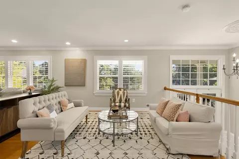 Living - 1832 Briar Ridge Ct, Mclean, VA 22101 photo 5 of 7