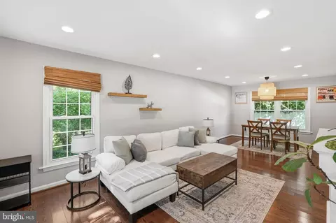 7832 Fordson Rd, Alexandria, VA 22306