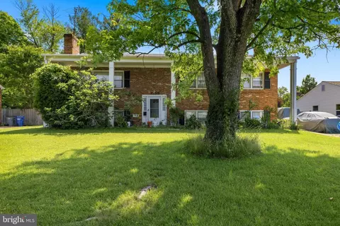 Exterior - 1559 Evers Dr, Mclean, VA 22101 photo 1 of 5