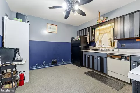 Kitchen - 1559 Evers Dr, Mclean, VA 22101 photo 2 of 2