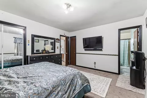 Bedroom - 1559 Evers Dr, Mclean, VA 22101 photo 2 of 9
