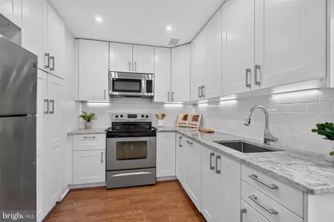 Kitchen - 1707 Westwind Way #8, Mclean, VA 22102 photo 3 of 6