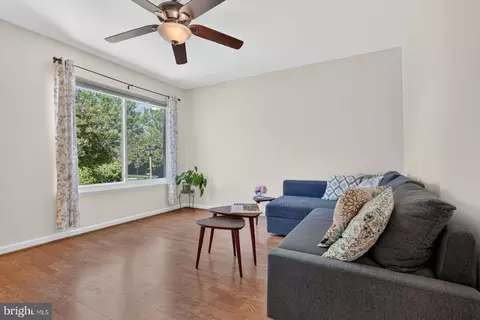 Living - 1707 Westwind Way #8, Mclean, VA 22102 photo 2 of 3