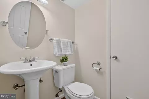 Other - 1707 Westwind Way #8, Mclean, VA 22102 photo 4 of 10
