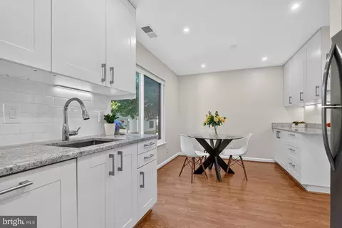 Kitchen - 1707 Westwind Way #8, Mclean, VA 22102 photo 5 of 6
