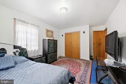Bedroom - 1558 Mary Ellen Ct, Mclean, VA 22101 photo 7 of 8