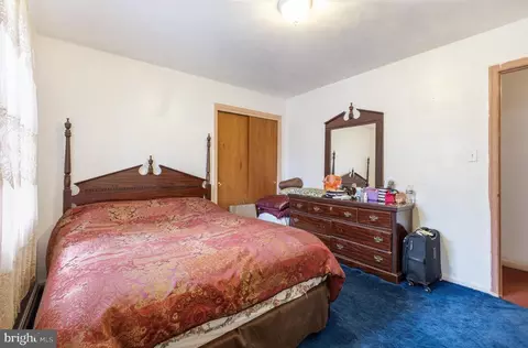 Bedroom - 1558 Mary Ellen Ct, Mclean, VA 22101 photo 4 of 8