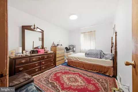 Bedroom - 1558 Mary Ellen Ct, Mclean, VA 22101 photo 2 of 8