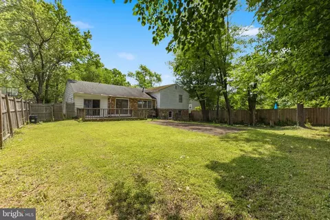 Exterior - 1558 Mary Ellen Ct, Mclean, VA 22101 photo 6 of 7