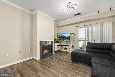 11397 Aristotle Dr #11-409, Fairfax, VA 22030