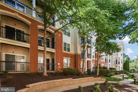 11397 Aristotle Dr #11-409, Fairfax, VA 22030
