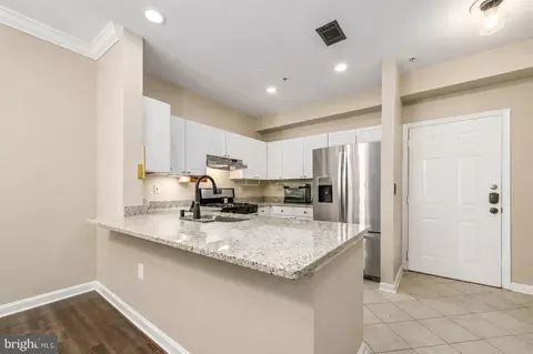 11397 Aristotle Dr #11-409, Fairfax, VA 22030