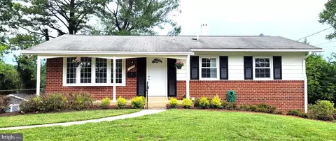 7706 Arlen St, Annandale, VA 22003