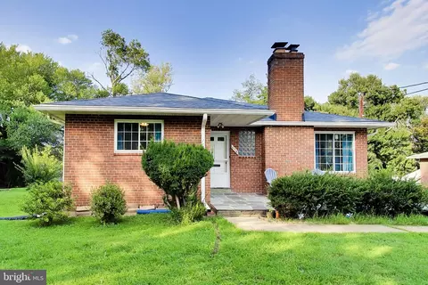 6116 Munson Hill Rd, Falls Church, VA 22044