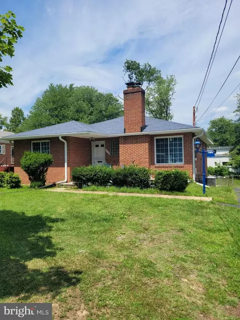 6116 Munson Hill Rd, Falls Church, VA 22044